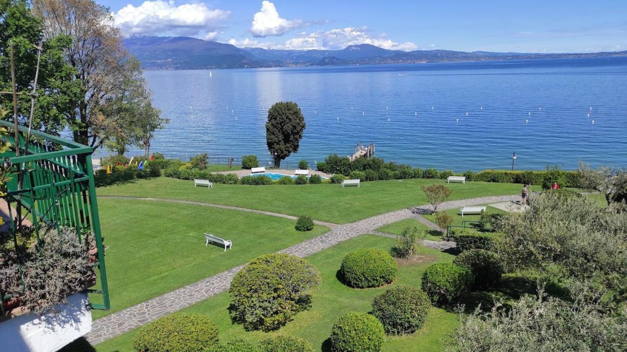 Front Lake Amazing View مانربا ديل جاردا المظهر الخارجي الصورة